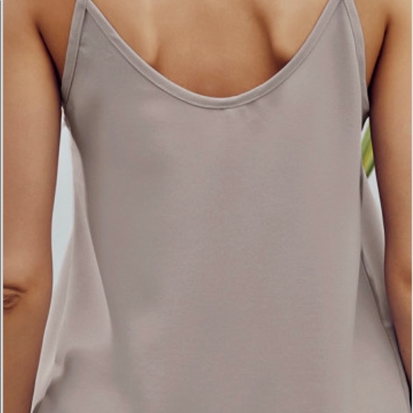 Women’s top - Picture 3 of 4